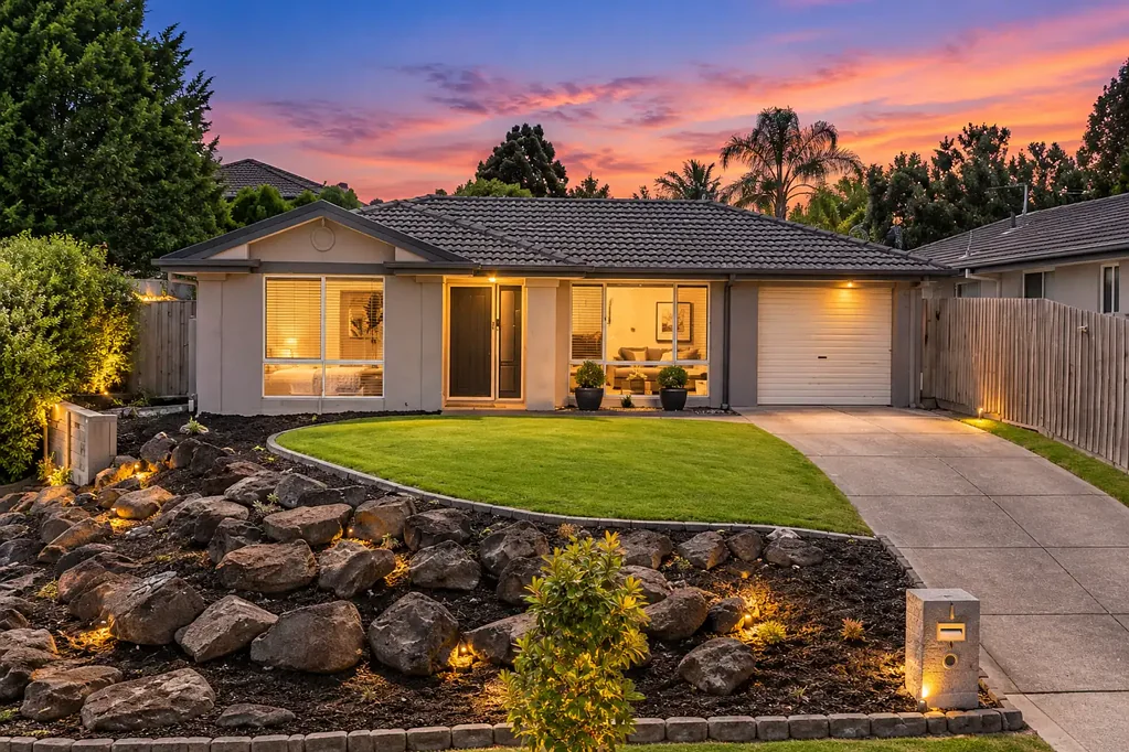 Rowville 4ਬੈੱਡਰੂਮ Your Dream Family Haven Awaits at 1 Rosebank Court, Rowville!