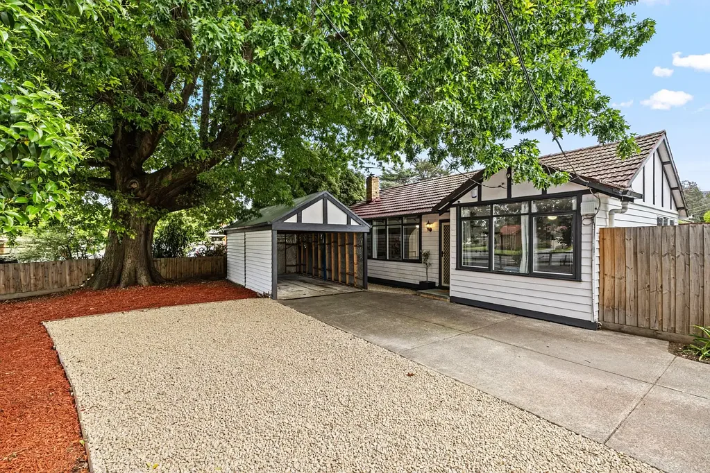 Ferntree Gully 3ਬੈੱਡਰੂਮ The Brief: Character, Charm & Effortless Everyday Living