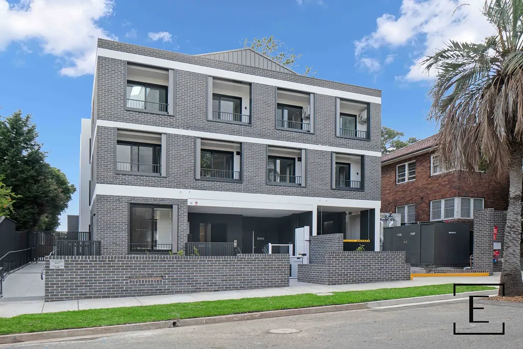 Modern Studio Apartments in Prime Ashfield Location - Wifi included!