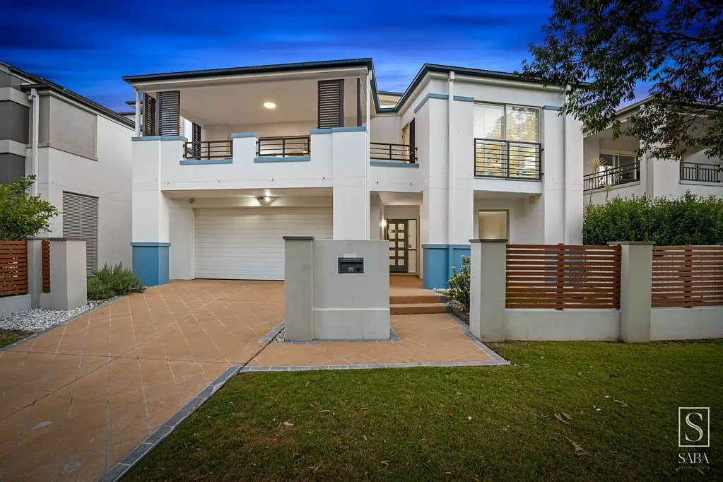 35 Greenway Circuit, Mount Ommaney, QLD 4074
