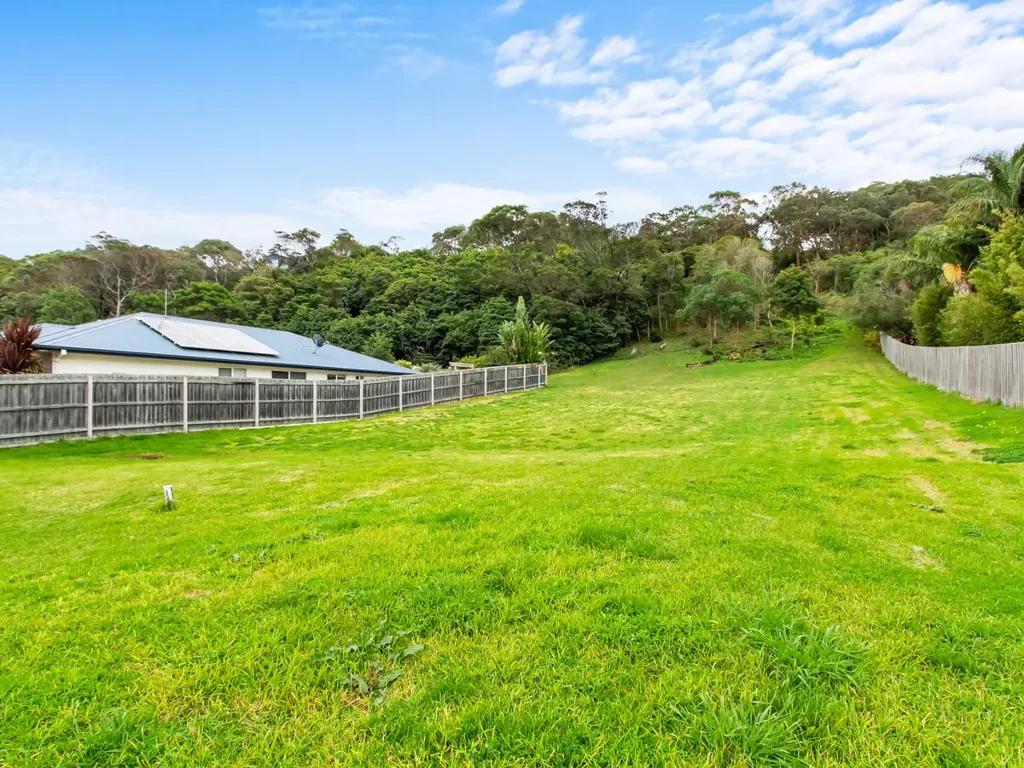 Lakes Entrance Prime Location On Golf Links