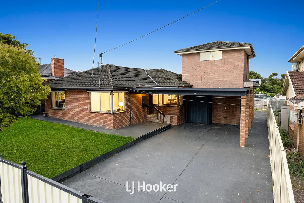 Dandenong North 5कमरा Spacious and Elegant Family Home in a Prime Location