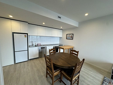 Inner-City Convenience Meets Modern Comfort