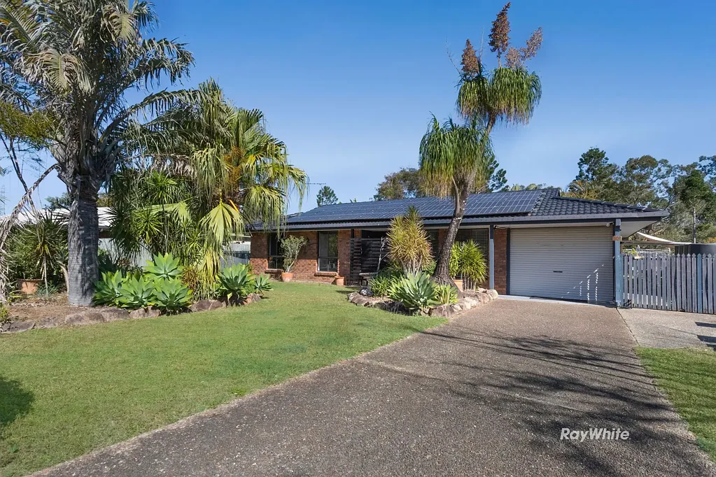 Karana Downs 3 Slaapkamer Poolside Living with Murri Park at Your Doorstep