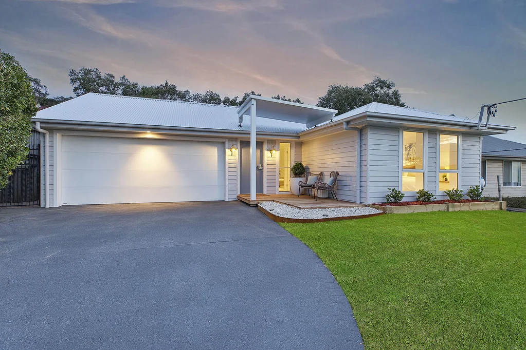 24 Joan Street, Forresters Beach, NSW 2260