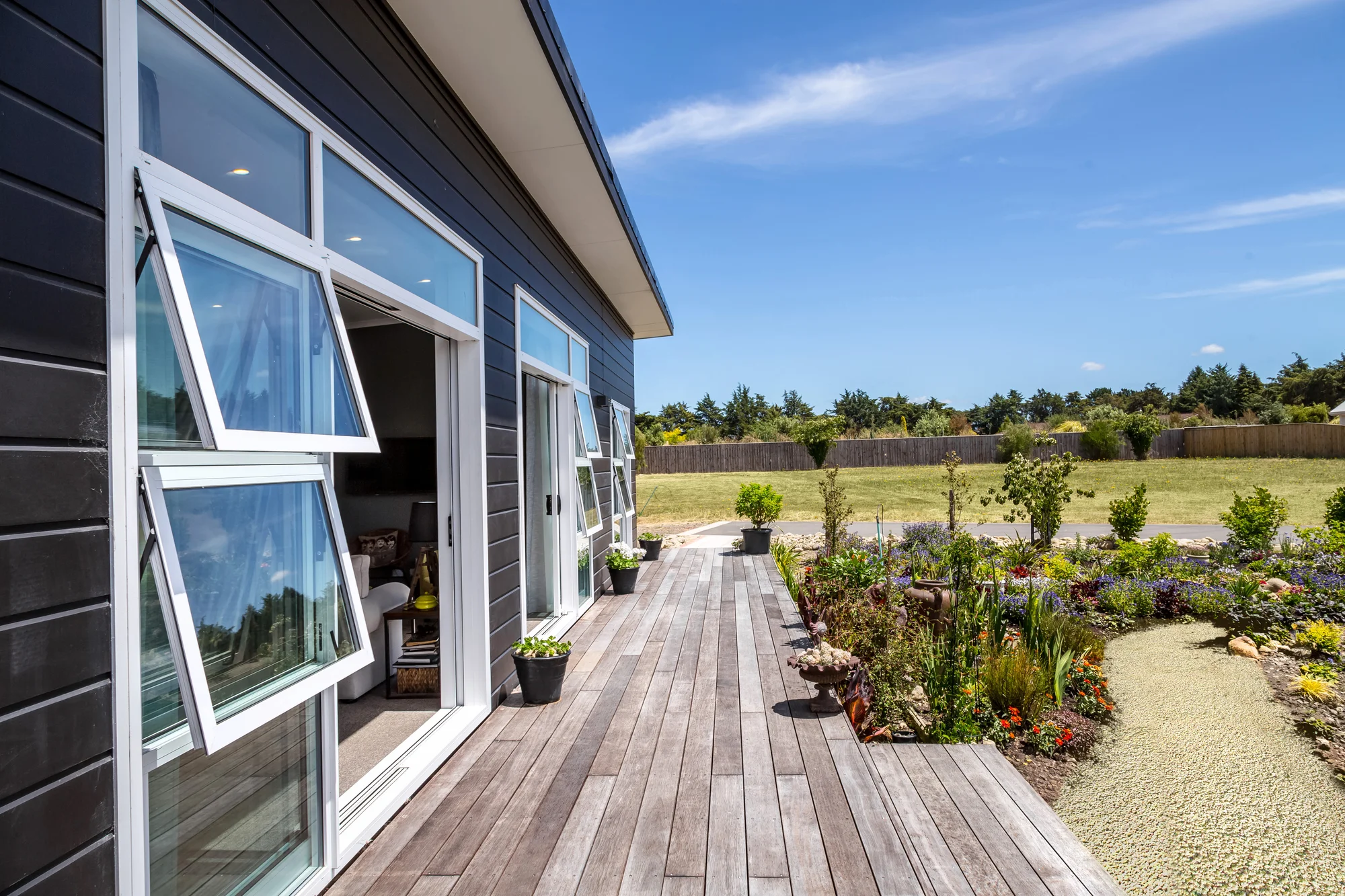 Greytown 3 Slaapkamer Gardens, views, and modern comforts