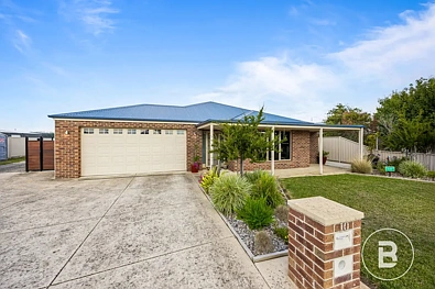 10 Westcliffe Crescent, Sebastopol, VIC 3356, 5房, 2浴, House
