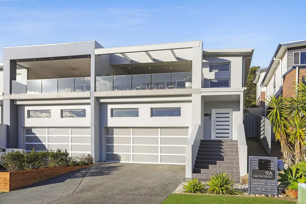 Albion Park 4कमरा ESCARPMENT VIEWS, EXCEPTIONAL SPACE