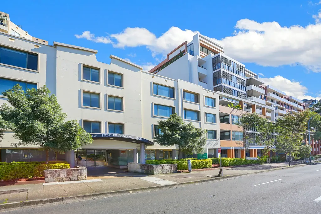 141/107 Pacific Highway, Hornsby, NSW 2077
