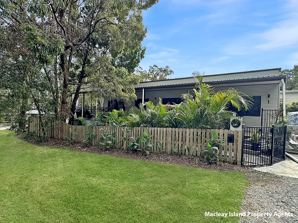 Macleay Island 2ਬੈੱਡਰੂਮ Contemporary Coastal Living on Macleay Island