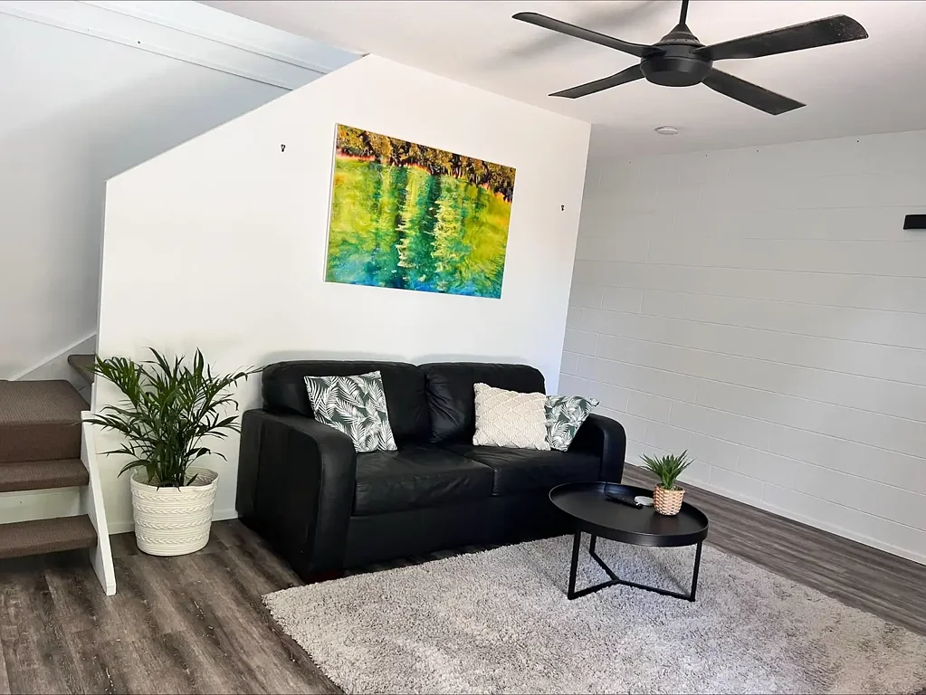 TOWNHOUSE LIVING IN THE HEART OF CAIRNS NORTH – PRIVATE, SPACIOUS & PERFECTLY LOCATED!