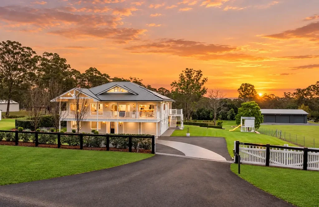 Pitt Town 6房  Ultimate Entertainer: Resort-Style Living Across an Elevated Lifestyle Estate