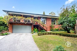 52 Station Road, Seville