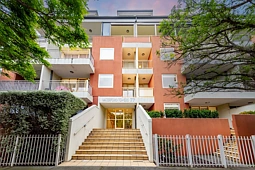 213/77 Village Way, Maribyrnong