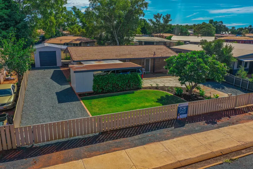 South Hedland 3房  You WON'T find Better! FULLY RENOVATED HOME! Complete with POWERED 7x4m Shed, Dual Access & Beautiful Gardens!!!