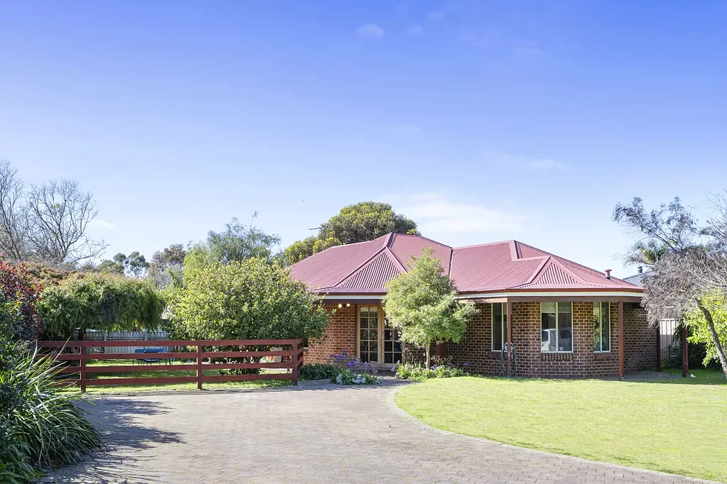 Dunsborough 4બેડરૂમ Country Charm in the Heart of Town