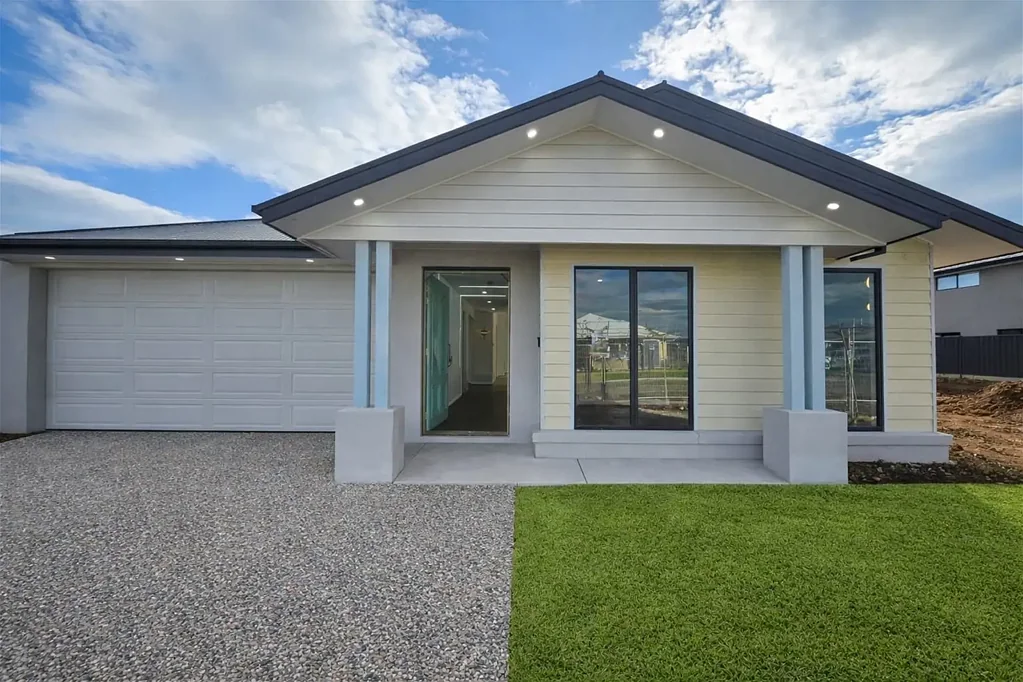 Strathtulloh 4ห้องนอน Luxurious Grand Single Storey  Brand New Home in the Heart of Strathtulloh/ 4 Bed /3 Bath