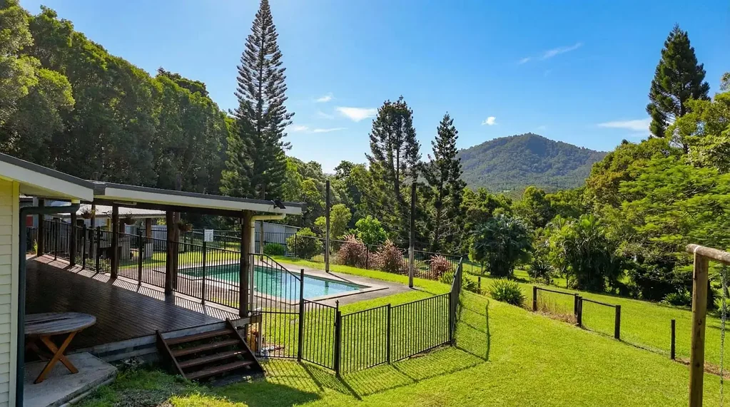 Carmoo 4 Slaapkamer Private 2-Acre Lifestyle Retreat with Shed, Solar & Resort-Style Living !
