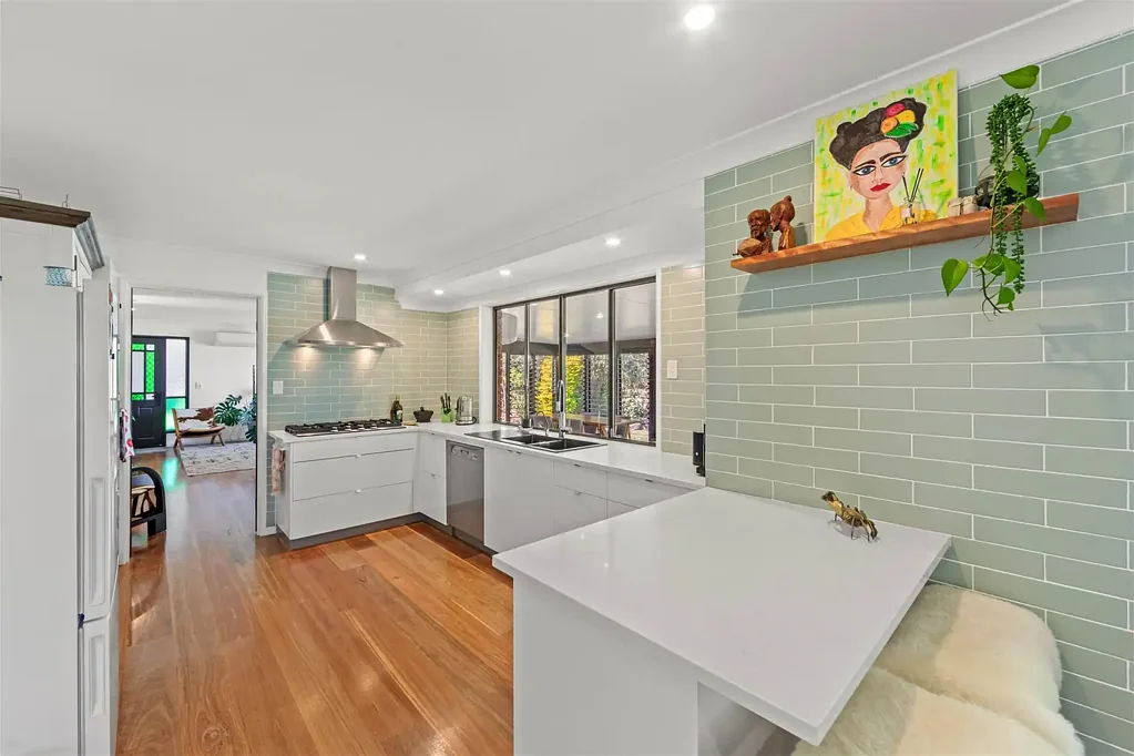 Templin 3Kwarto Idyllic Country Escape with Modern Comforts, Spectacular Views & Income Potential