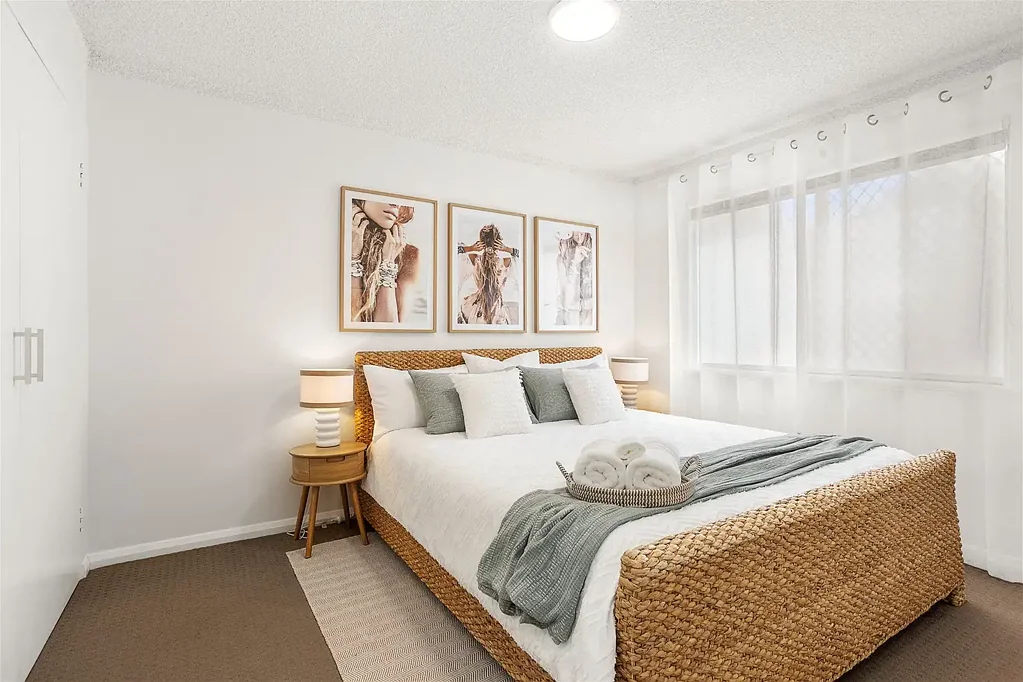 Spacious FURNISHED and EQUIPPED coastal unit in a quiet and secure complex