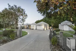 221 Coombes Road, Torquay