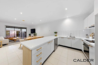 183 Cairnlea Drive, Cairnlea, VIC 3023, 3 slaapkamers, 2 badkamers, Townhouse