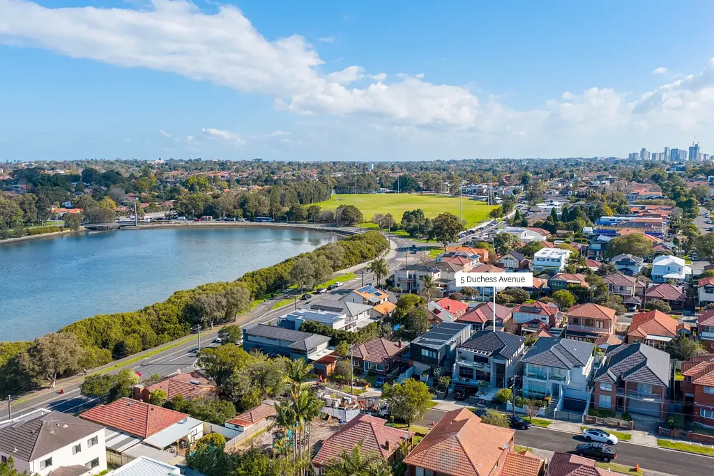 Rodd Point 4Habitaciones Elevated family home on 367sqm / steps to waterfront and Bay Run