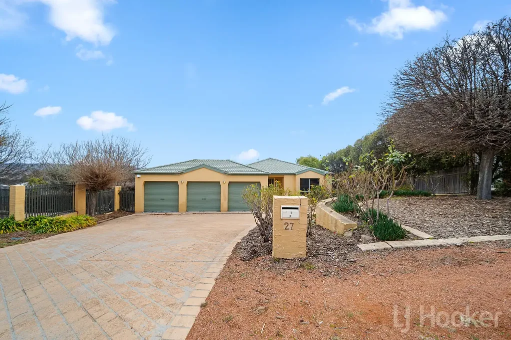 27 Woodhill Link, Jerrabomberra, NSW 2619