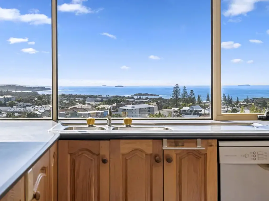 Coffs Harbour 3ਬੈੱਡਰੂਮ Rare Jetty Opportunity - Iconic Views, Exclusive Address...