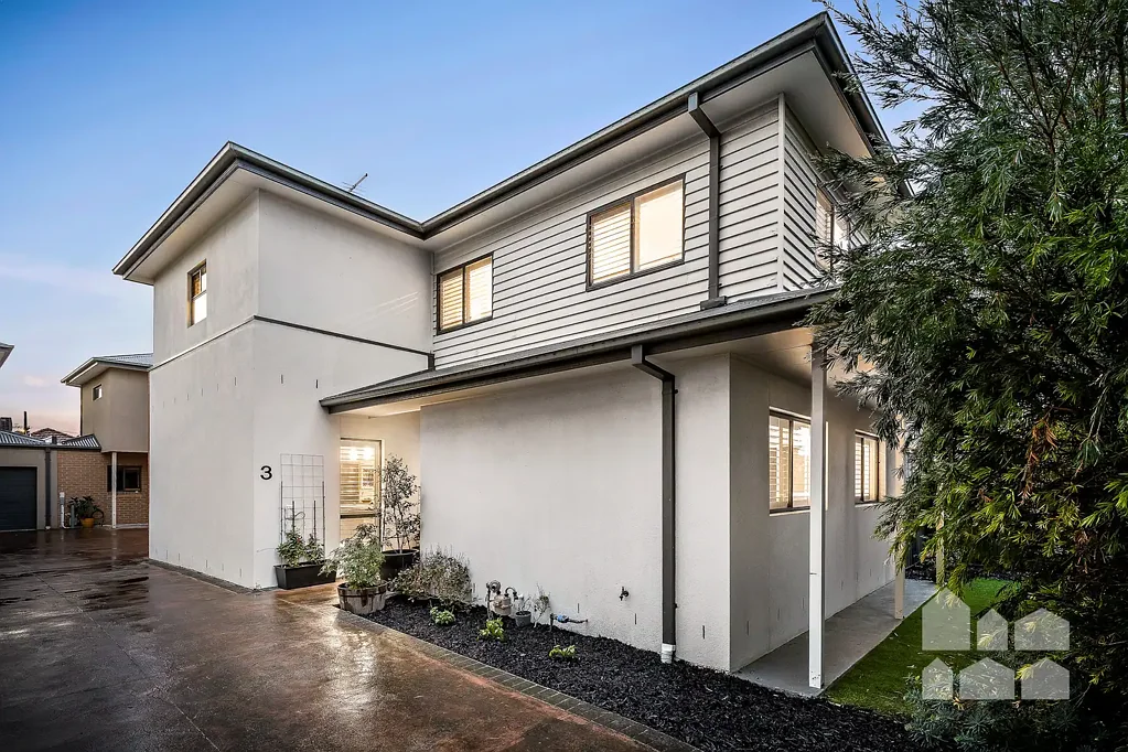 West Footscray 3ห้องนอน Spacious, low-maintenance family living less than 10km from the CBD!
