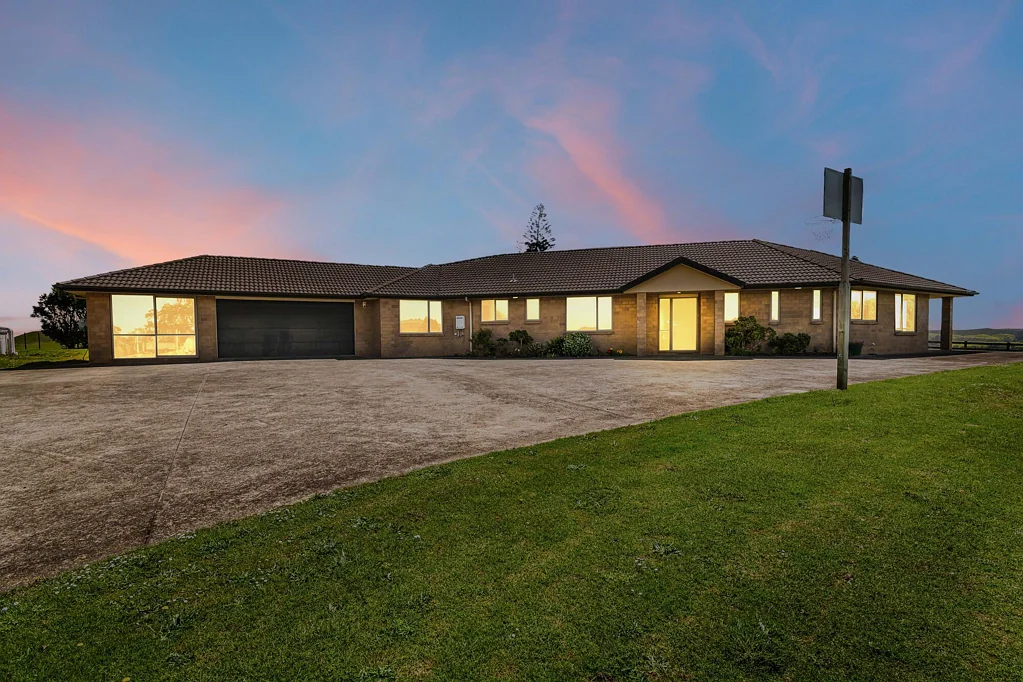 Waimauku 5房  Your Rural Dream Awaits-Large Home, Shed and Views