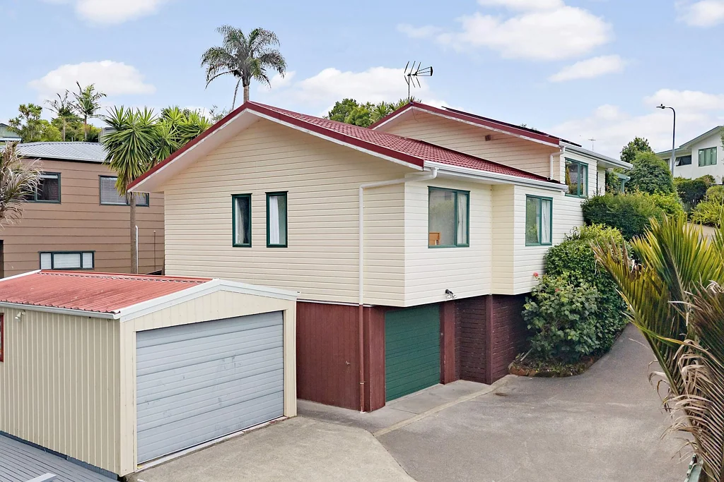 13 Longview Rise, Massey, Waitakere City, Auckland