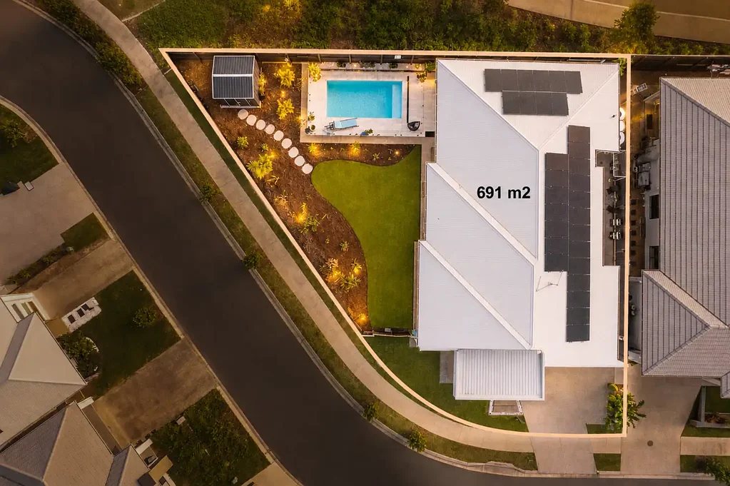 Banya 5कमरा Contemporary Design, Exceptional Outdoor Living and a Coveted Coastal Lifestyle