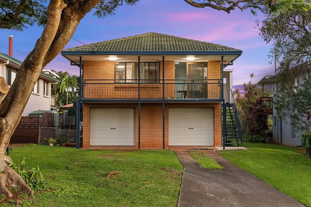 Ormiston 3Kwarto Walk to the Waterfront - Spacious Bayside Living with Dual-Living Potential!