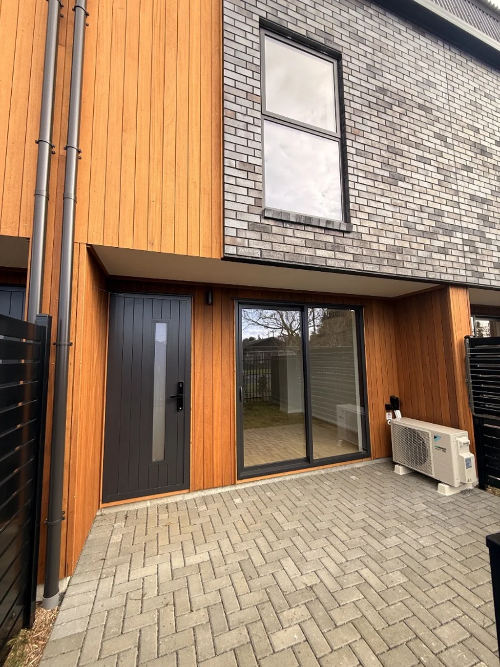 Brand-new townhouse with high-end finish