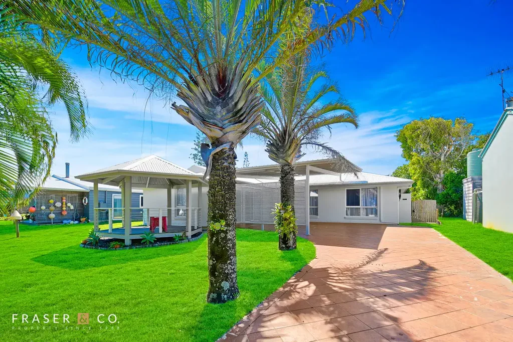 Noosa North Shore 4 Bedroom Steps from Teewah Beach, Noosa North Shore