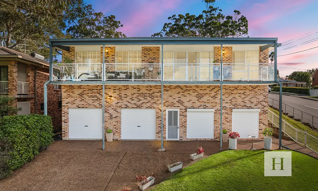 Wyongah 4房  The Ultimate Family Home with Dual Street Access & Endless Possibilities