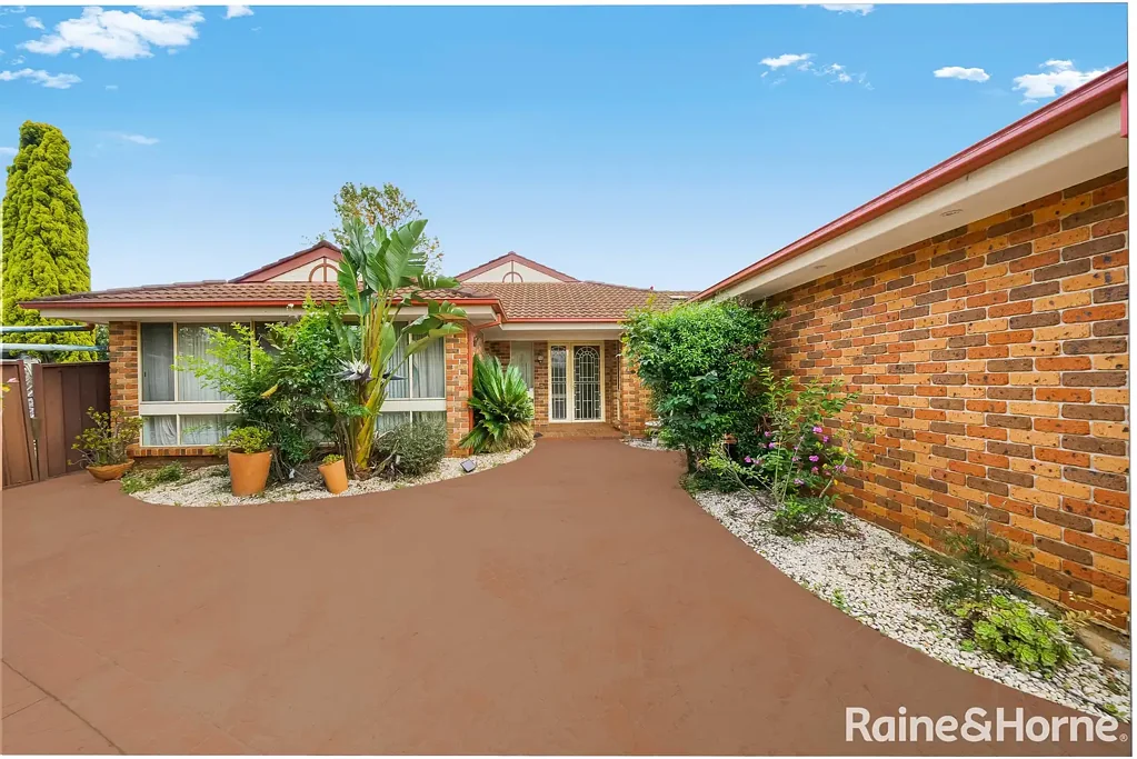 70 Peugeot Drive, Ingleburn, NSW 2565