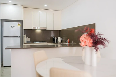 Mascot 1Kwarto Spacious, Flexible & Exceptionally Connected – Oversized 1 Bedroom + Full-Sized Study in the Heart of Mascot