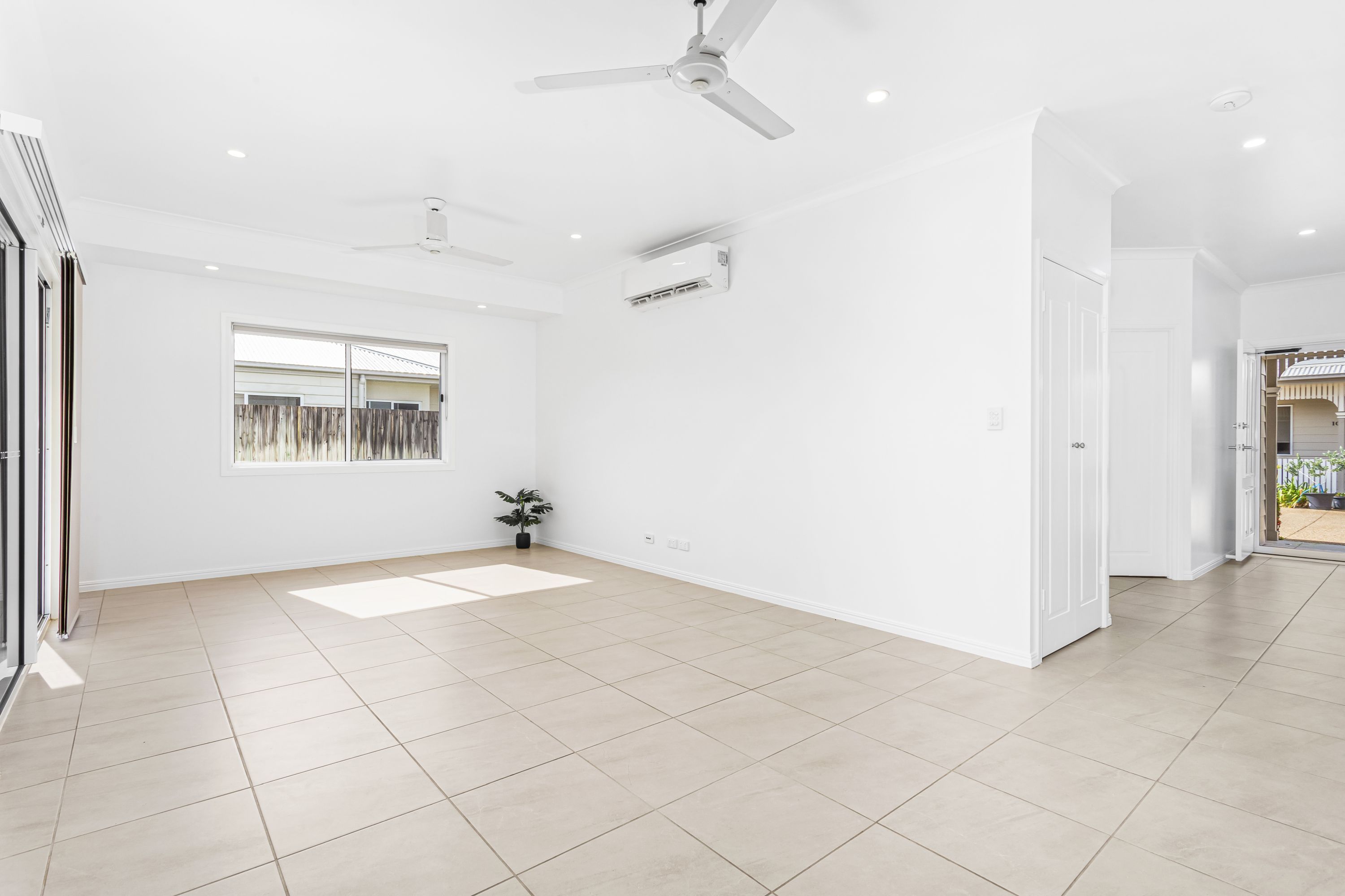 UNIT 5 12 ANN ST, WEST ROCKHAMPTON QLD 4700, 0部屋, 0バスルーム, Unit