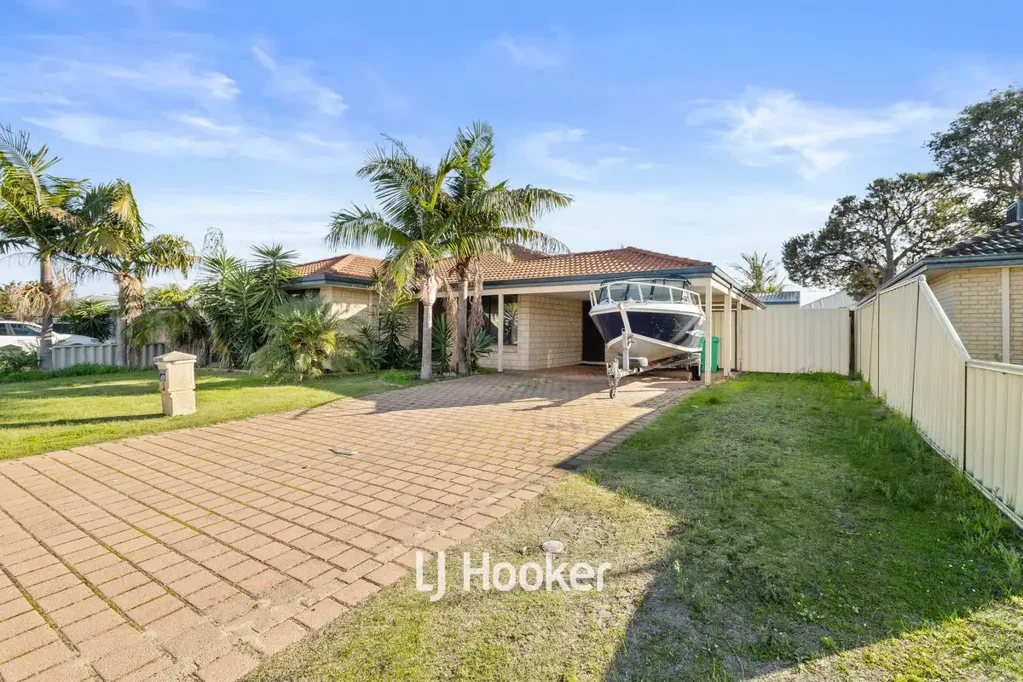 Glen Iris 4房  Big Shed, Side Access & Family Living!