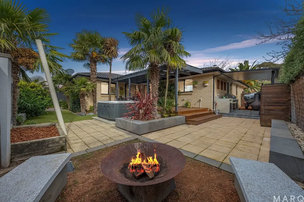 Amaroo 4Habitaciones Resort style family living. Opposite parkland