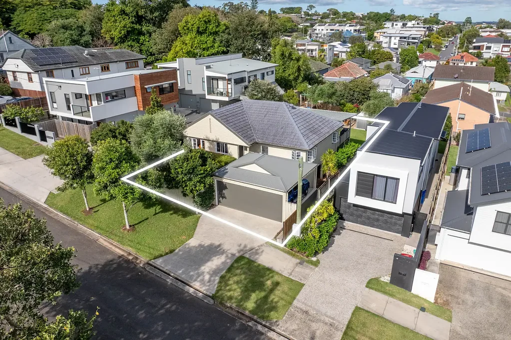 Mount Gravatt East 3Moenga A Perfect Blend of Comfort and Potential Within Walking Distance to all Amenities