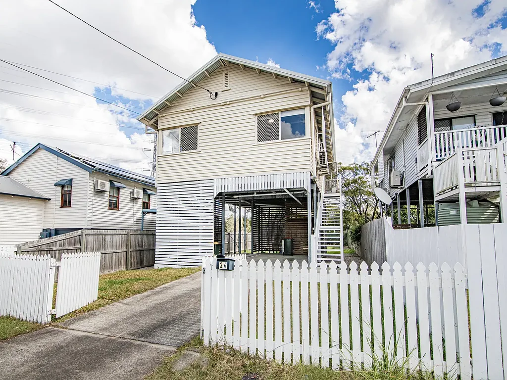 Conveniently located in Oxley