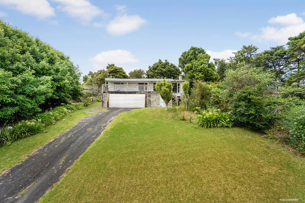 Silverdale 3침실 Large Lot: Centrally Located