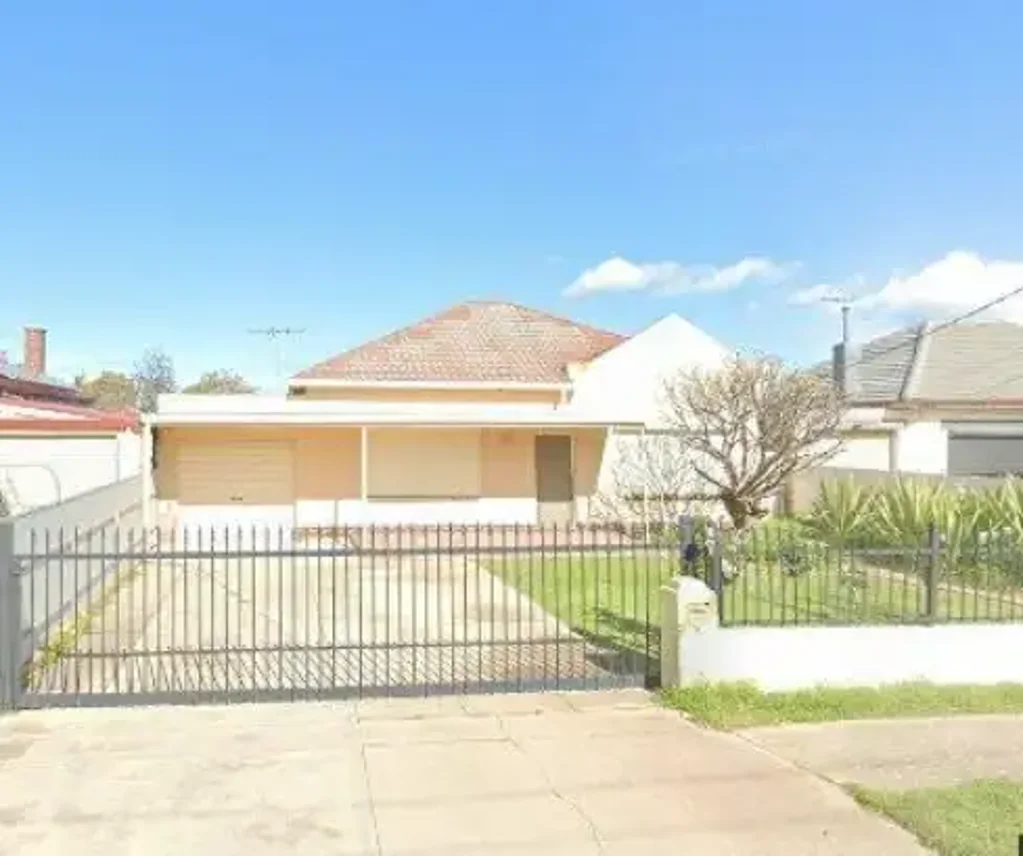 Neat and secure with a huge backyard!