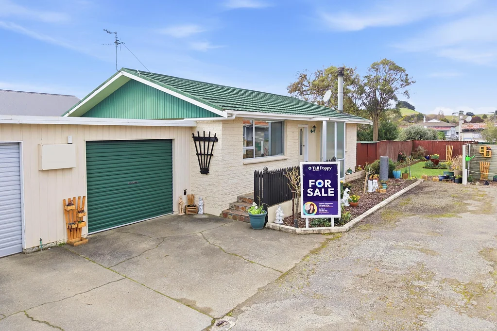 Pahiatua 2 Slaapkamer MODERNISED DOUBLE GLAZED BRICK UNIT!!