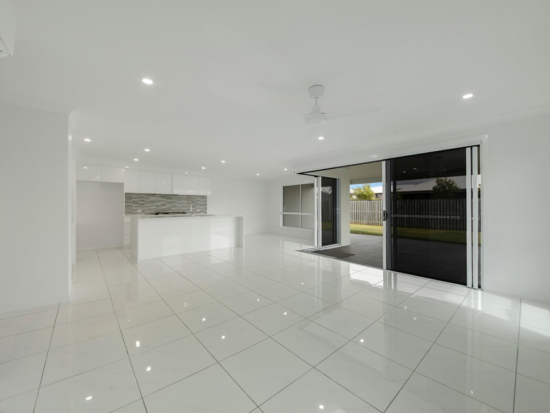 6 BARAMBAH PDE, BOYNE ISLAND QLD 4680, 0房, 0浴, House