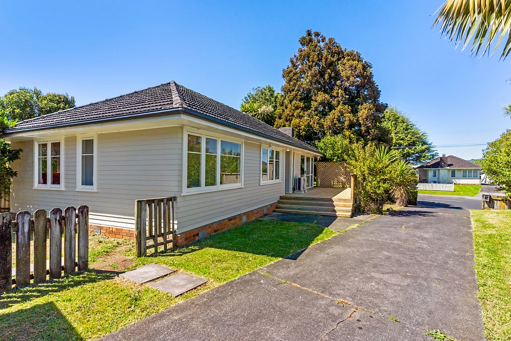 51 Smythe Road, Henderson, Waitakere City, Auckland