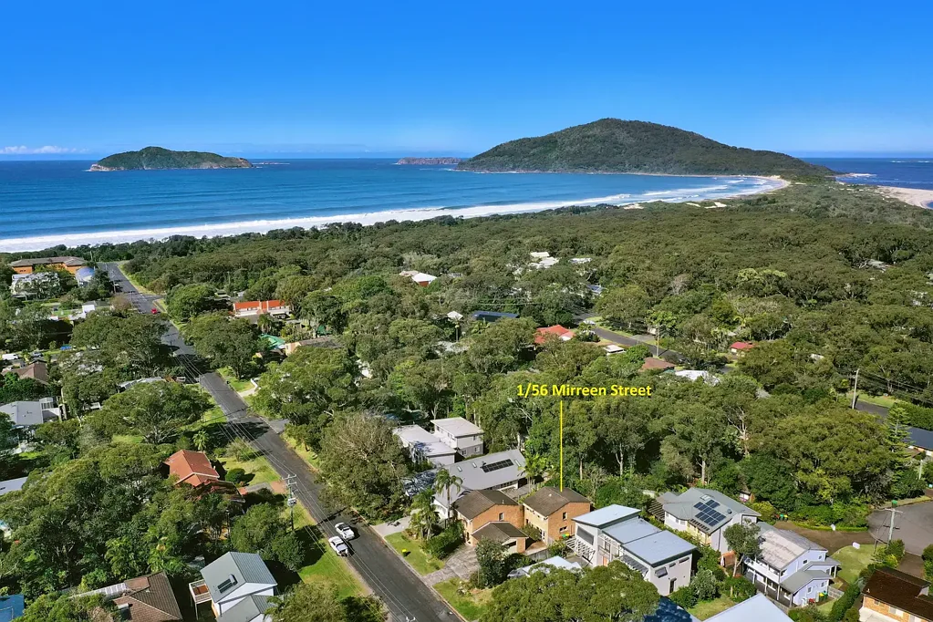 Hawks Nest 3 Bedroom Magic square coastal town house